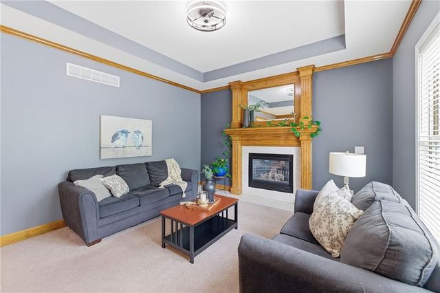 428 SW Seagull Street, Lee's Summit, MO 64082