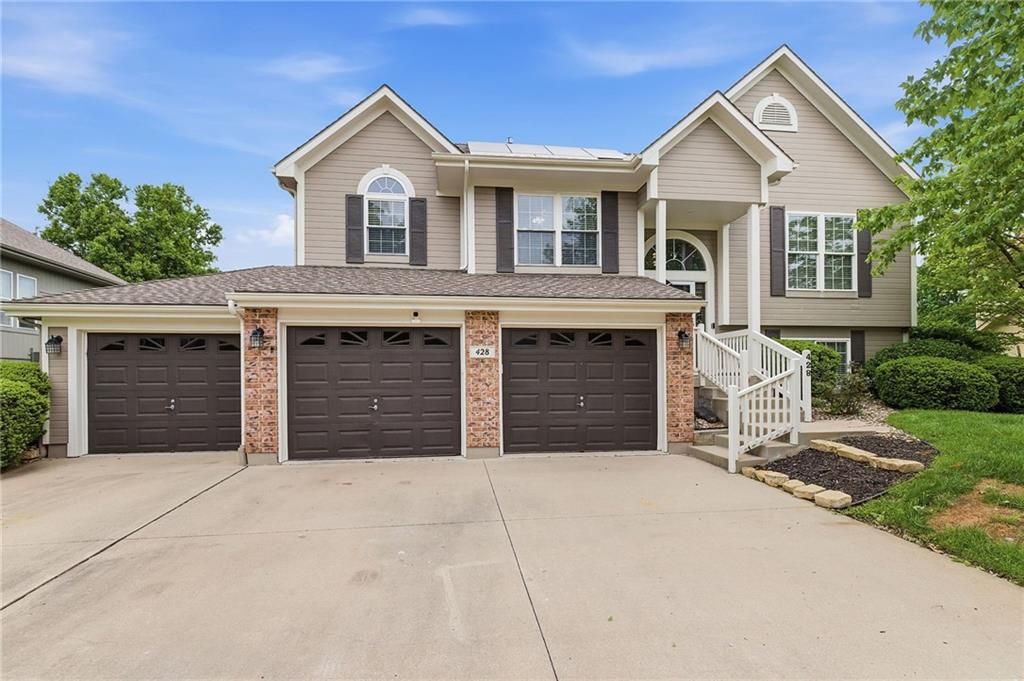 428 SW Seagull Street, Lee's Summit, MO 64082