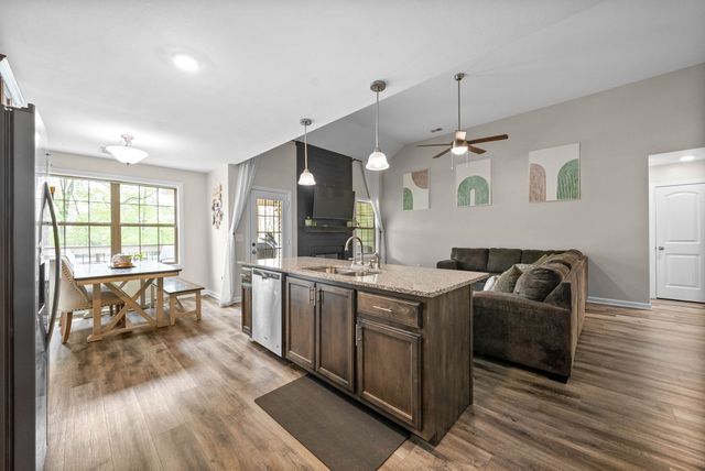 757 Tidwell Dr, Clarksville, TN 37042