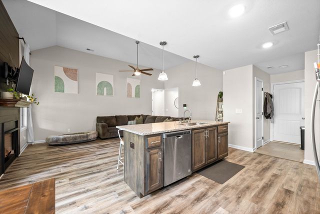 757 Tidwell Dr, Clarksville, TN 37042