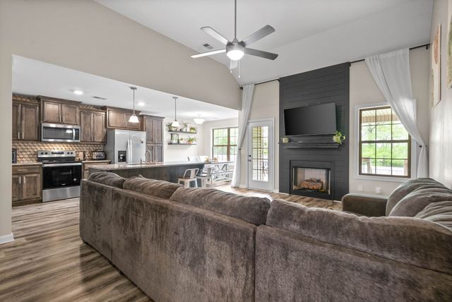 757 Tidwell Dr, Clarksville, TN 37042