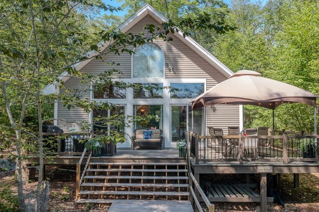 60 Beech Island, Strafford, NH 03884