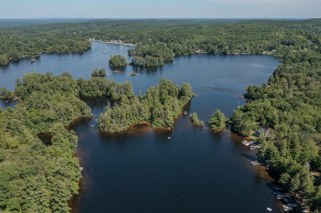 60 Beech Island, Strafford, NH 03884