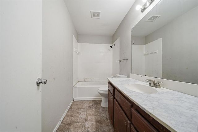 8220 NW 112th Terrace, Oklahoma City, OK 73162