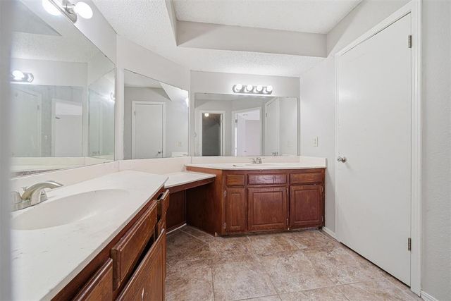 8220 NW 112th Terrace, Oklahoma City, OK 73162