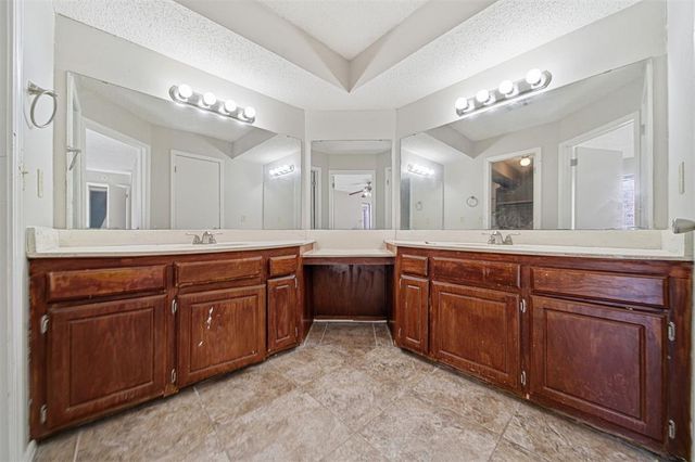 8220 NW 112th Terrace, Oklahoma City, OK 73162