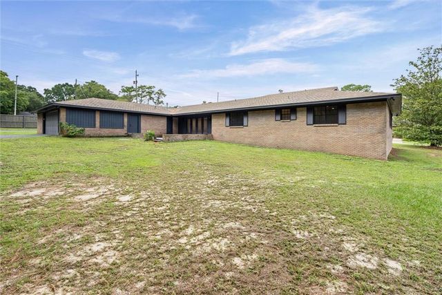 241 Suzanne Circle, Mobile, AL 36608