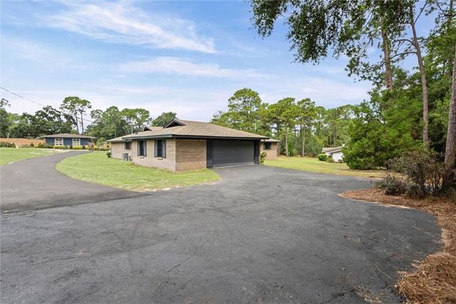 241 Suzanne Circle, Mobile, AL 36608