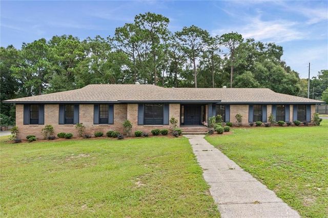 241 Suzanne Circle, Mobile, AL 36608