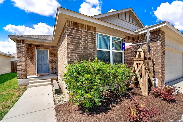 1544 GATESHEAD DR, Seguin, TX 78155