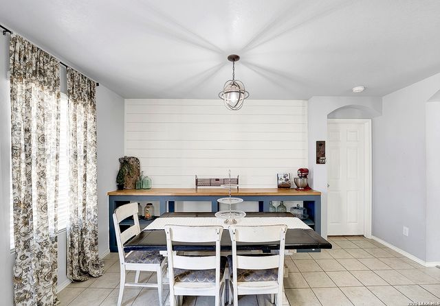 1544 GATESHEAD DR, Seguin, TX 78155