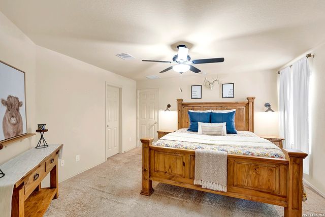 1544 GATESHEAD DR, Seguin, TX 78155