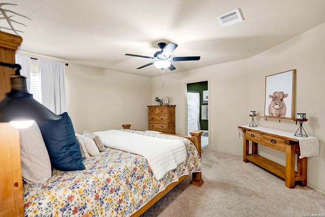 1544 GATESHEAD DR, Seguin, TX 78155