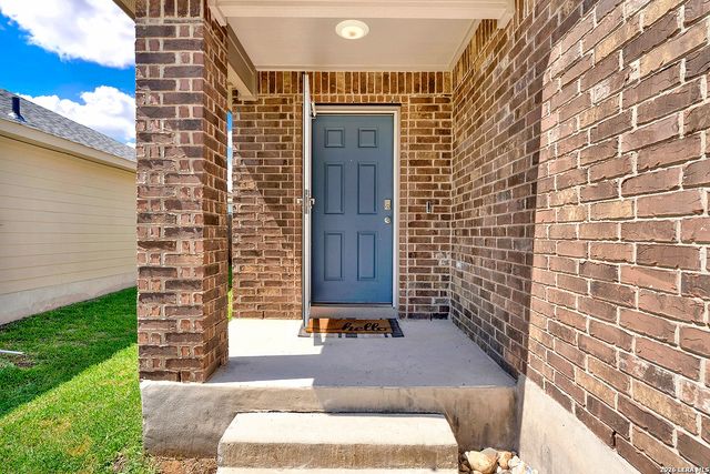 1544 GATESHEAD DR, Seguin, TX 78155