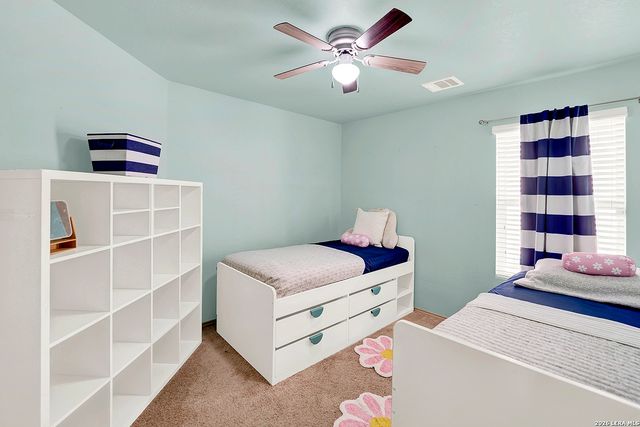 1544 GATESHEAD DR, Seguin, TX 78155