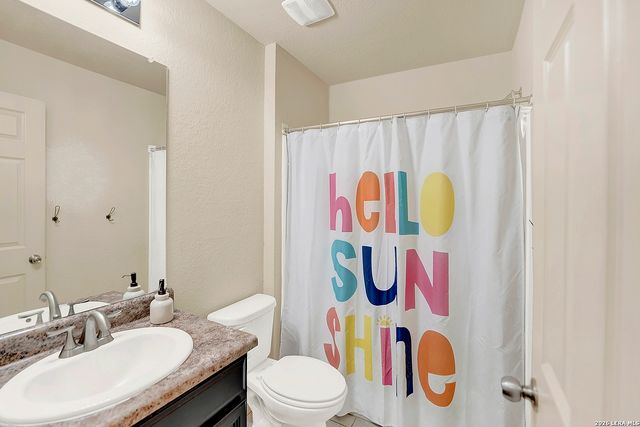 1544 GATESHEAD DR, Seguin, TX 78155