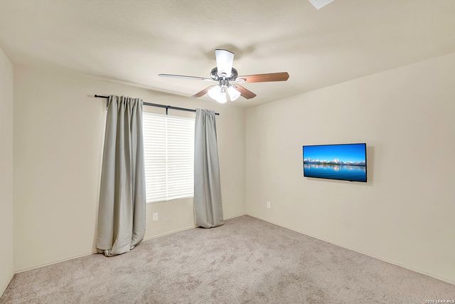 1544 GATESHEAD DR, Seguin, TX 78155