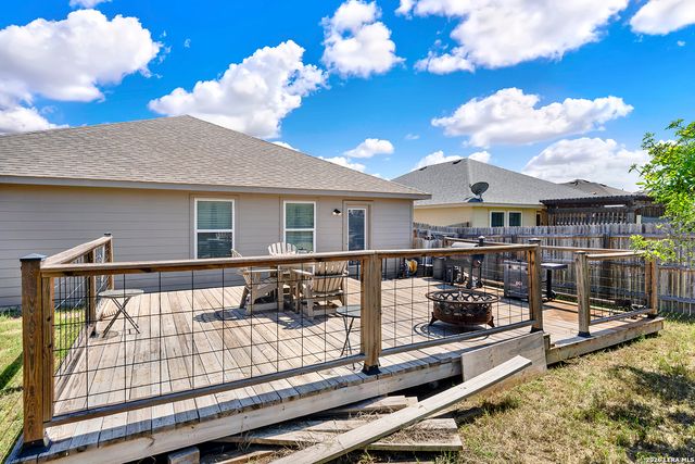 1544 GATESHEAD DR, Seguin, TX 78155