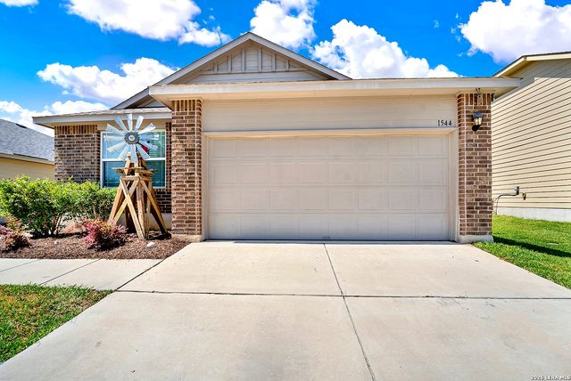 1544 GATESHEAD DR, Seguin, TX 78155