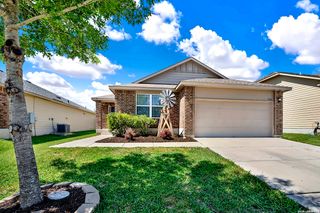 1544 GATESHEAD DR, Seguin, TX 78155