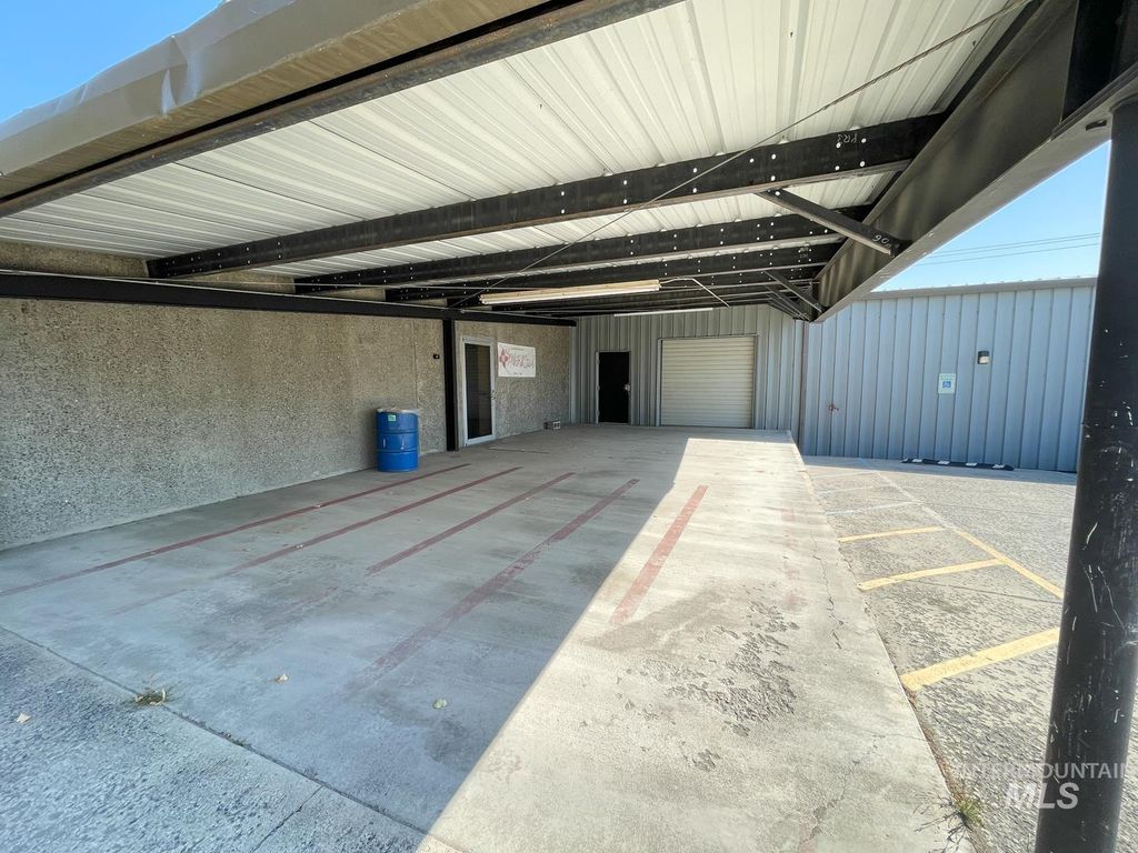 105 Lauder/1500 Levick, Moscow, ID 83843 photo 3