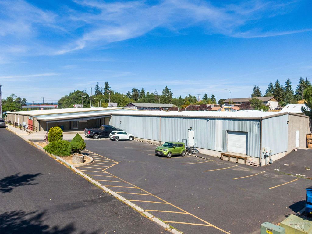 105 Lauder/1500 Levick, Moscow, ID 83843 photo 6