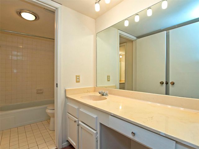 3 Casa Verde ST, Lakeway, TX 78734