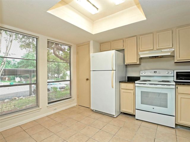3 Casa Verde ST, Lakeway, TX 78734