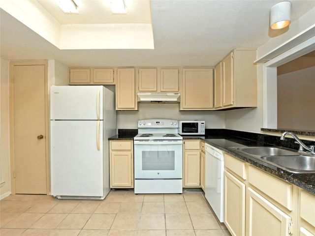 3 Casa Verde ST, Lakeway, TX 78734