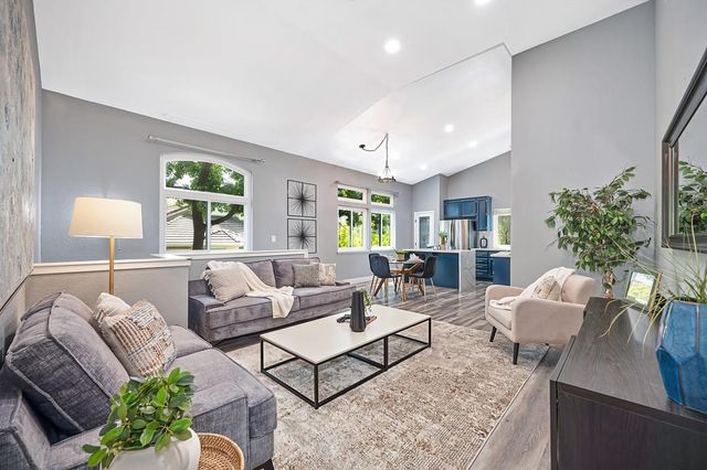 401 Seaton Dr, Folsom, CA 95630