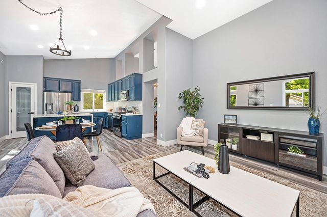 401 Seaton Dr, Folsom, CA 95630