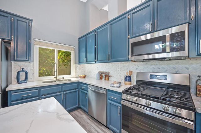 401 Seaton Dr, Folsom, CA 95630