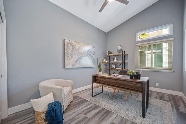 401 Seaton Dr, Folsom, CA 95630