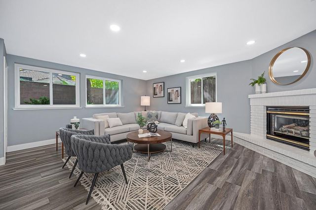 401 Seaton Dr, Folsom, CA 95630