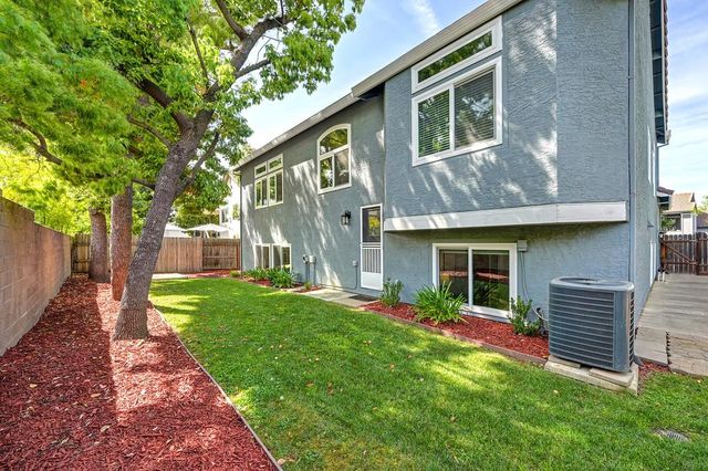 401 Seaton Dr, Folsom, CA 95630