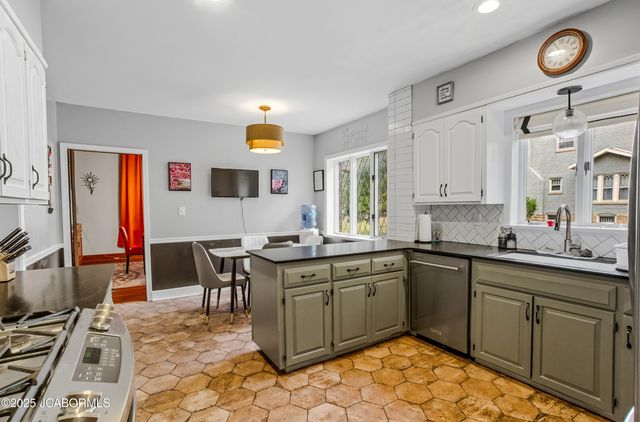 1105 MOREAU DRIVE, Jefferson City, MO 65101