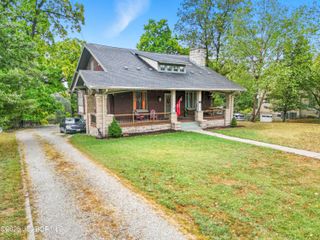 1105 MOREAU DRIVE, Jefferson City, MO 65101