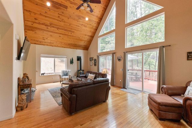2792 Mckenzie Ave, Arnold, CA 95223