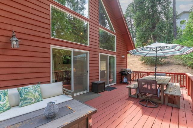 2792 Mckenzie Ave, Arnold, CA 95223