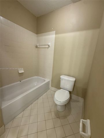 3244 NE 11th Dr, Homestead, FL 33033