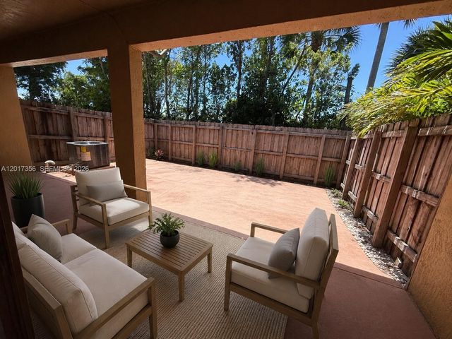 3244 NE 11th Dr, Homestead, FL 33033