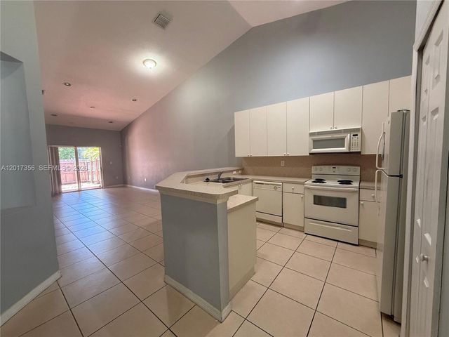 3244 NE 11th Dr, Homestead, FL 33033