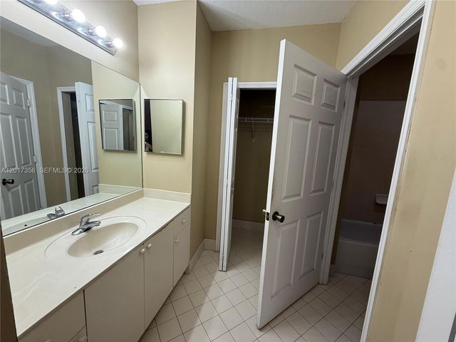 3244 NE 11th Dr, Homestead, FL 33033
