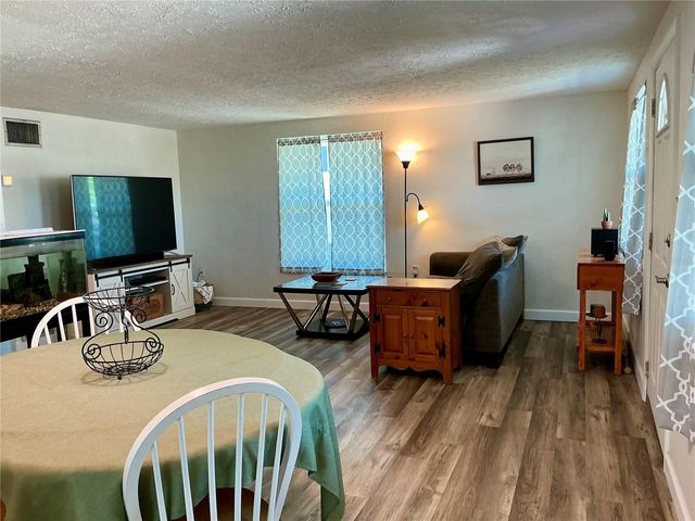 3020 HAWTHORNE STREET, Sarasota, FL 34239