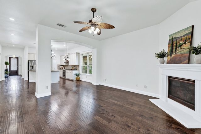 3000 Bella Lago Drive, Denton, TX 76210