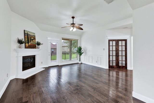 3000 Bella Lago Drive, Denton, TX 76210