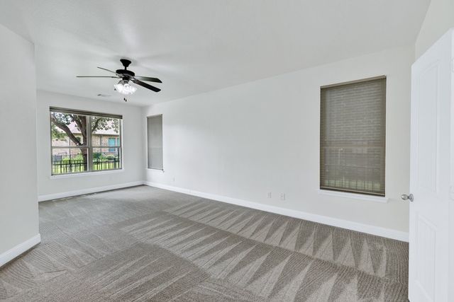 3000 Bella Lago Drive, Denton, TX 76210