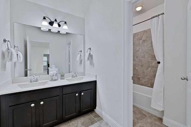 3000 Bella Lago Drive, Denton, TX 76210