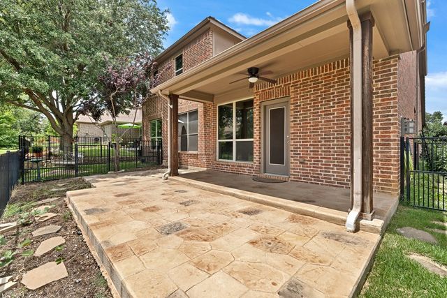 3000 Bella Lago Drive, Denton, TX 76210
