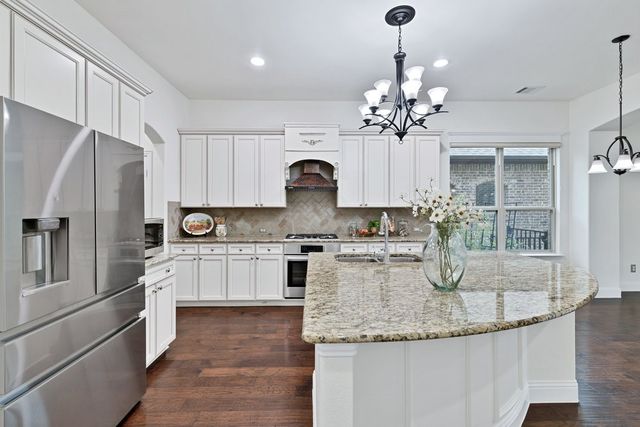 3000 Bella Lago Drive, Denton, TX 76210